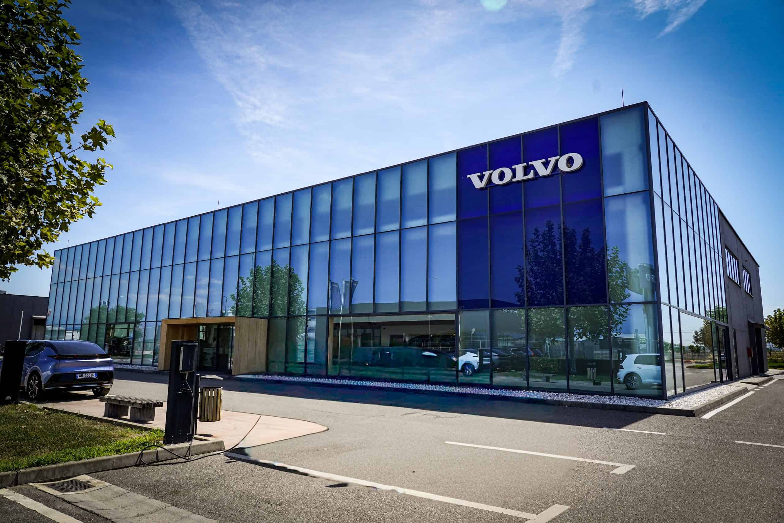 VOLVO